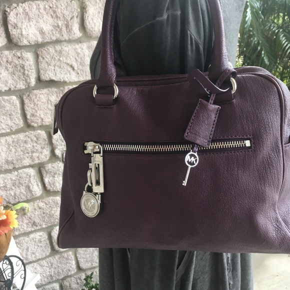 Michael Kors Gorgeous Spring Handbag - Picture 7 of 8